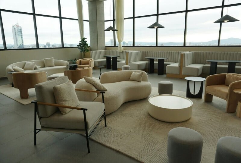 Mobiliario Ergonómico: Comodidad, Salud y Productividad en Cada Espacio